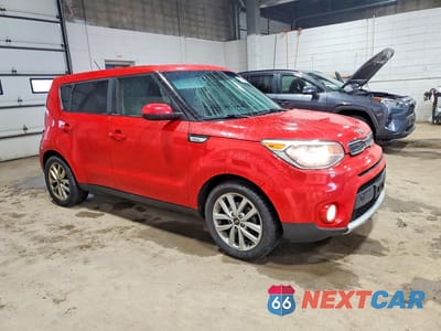 Czwarte zdjęcie samochodu z boku: 2017 KIA SOUL VIN:KNDJP3A50H7499476 - miniatura