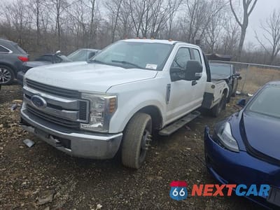 Drugie zdjęcie samochodu z przodu: 2017 FORD F350 SUPER DUTY VIN:1FD8X3G67HEE66402 - miniatura