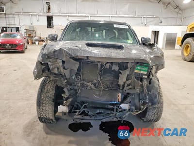 Piąte zdjęcie samochodu w środku: 2016 TOYOTA TACOMA TRD SPORT VIN:5TFSZ5AN8GX005065 - miniatura