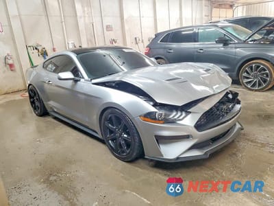 Czwarte zdjęcie samochodu z boku: 2020 FORD MUSTANG VIN:1FA6P8TH4L5153595 - miniatura