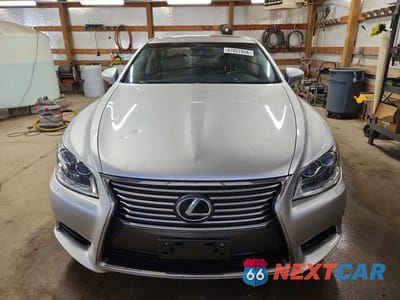Piąte zdjęcie samochodu w środku: 2017 LEXUS LS 460 BASE VIN:JTHCL5EF3H5028127 - miniatura