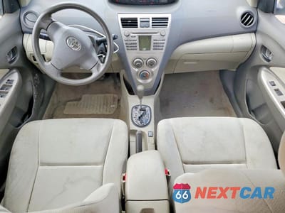Zdjęcie 8 z 11 samochodu: 2010 TOYOTA YARIS BASE VIN:JTDBT4K38A4069396 - miniatura