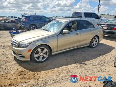 2011 MERCEDES-BENZ C 300 WDDGF5EB0BA452067 - główne zdjęcie licytacji z USA - miniatura