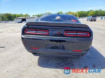 Zdjęcie 6 z 13 samochodu: 2018 DODGE CHALLENGER SXT VIN:2C3CDZAGXJH110881 - miniatura