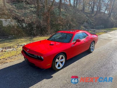 Drugie zdjęcie samochodu z przodu: 2010 DODGE CHALLENGER SRT-8 VIN:2B3CJ7DW5AH318678 - miniatura