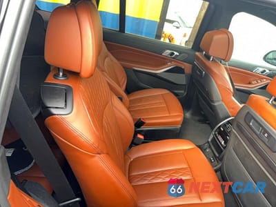 Zdjęcie 6 z 10 samochodu: 2020 BMW X7 M50I VIN:5UXCX6C0XLLE35667 - miniatura