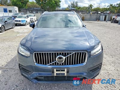 Piąte zdjęcie samochodu w środku: 2022 VOLVO XC90 T6 MOMENTUM VIN:YV4A22PK9N1816527 - miniatura