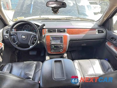 Zdjęcie 9 z 10 samochodu: 2007 CHEVROLET SUBURBAN K1500 VIN:1GNFK16377J321296 - miniatura
