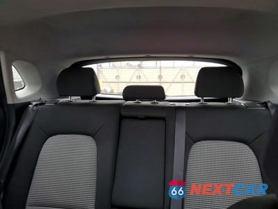 Zdjęcie 10 z 12 samochodu: 2018 HYUNDAI KONA SEL VIN:KM8K62AA1JU081686 - miniatura