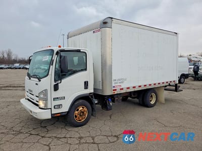 2014 ISUZU NPR BOX TRUCK JALB4W171E7400996 - główne zdjęcie licytacji z USA - miniatura