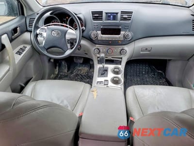 Zdjęcie 8 z 12 samochodu: 2012 TOYOTA HIGHLANDER BASE VIN:5TDBK3EH1CS106459 - miniatura