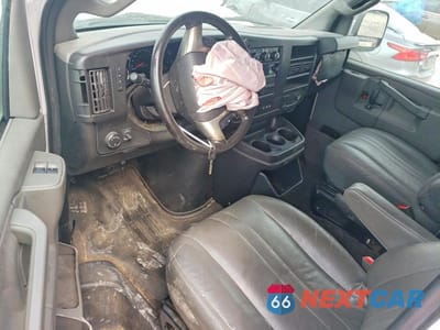 Zdjęcie 8 z 13 samochodu: 2018 CHEVROLET EXPRESS 2500 CARGO DELIVERY VAN VIN:1GCWGAFG1J1339572 - miniatura