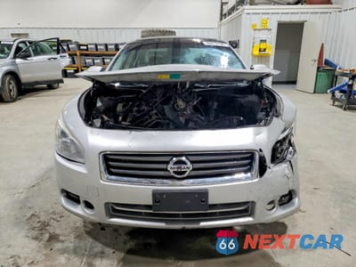 Piąte zdjęcie samochodu w środku: 2014 NISSAN MAXIMA 3.5 SV VIN:1N4AA5AP4EC455634 - miniatura