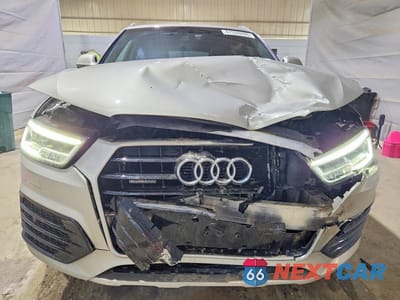 Piąte zdjęcie samochodu w środku: 2017 AUDI Q3 PRESTIGE VIN:WA1GCCFS3HR013648 - miniatura