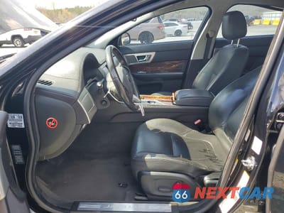 Zdjęcie 7 z 12 samochodu: 2014 JAGUAR XF VIN:SAJWA0EX4E8U21498 - miniatura