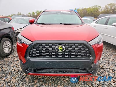 Piąte zdjęcie samochodu w środku: 2023 TOYOTA COROLLA CROSS LE VIN:7MUBAAAG7PV048101 - miniatura