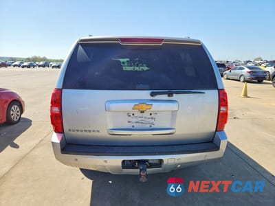 Zdjęcie 6 z 12 samochodu: 2014 CHEVROLET SUBURBAN C1500 LT VIN:1GNSCJE06ER200972 - miniatura