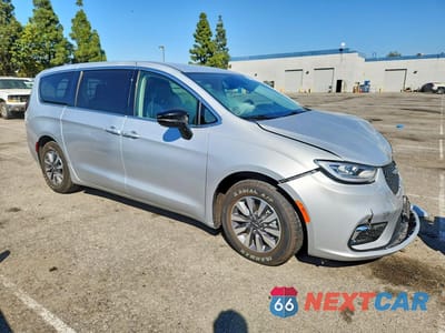 Czwarte zdjęcie samochodu z boku: 2024 CHRYSLER PACIFICA HYBRID SELECT VIN:2C4RC1S73RR150394 - miniatura