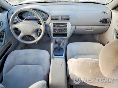 Zdjęcie 8 z 11 samochodu: 2003 MITSUBISHI GALANT ES VIN:4A3AA46G83E048041 - miniatura