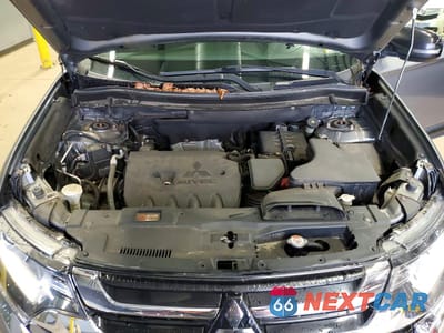 Zdjęcie 12 z 13 samochodu: 2018 MITSUBISHI OUTLANDER SE VIN:JA4AZ3A38JZ031038 - miniatura