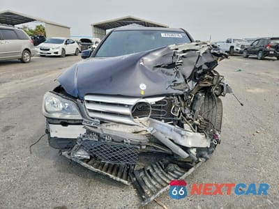 Piąte zdjęcie samochodu w środku: 2012 MERCEDES-BENZ C 250 VIN:WDDGF4HB2CA605877 - miniatura