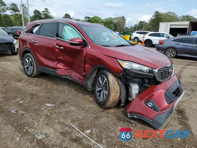 Czwarte zdjęcie samochodu z boku: 2019 KIA SORENTO EX V6 VIN:5XYPH4A50KG568397 - miniatura