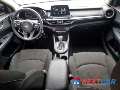 Zdjęcie 8 z 12 samochodu: 2019 KIA FORTE LXS VIN:3KPF24AD6KE058444 - miniatura