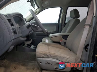 Zdjęcie 7 z 12 samochodu: 2006 DODGE DAKOTA QUAD SLT VIN:1D7HE48N86S504505 - miniatura