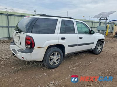 Trzecie zdjęcie samochodu z tyłu: 2005 CHEVROLET TRAILBLAZER LS VIN:1GNDT13S852264002 - miniatura