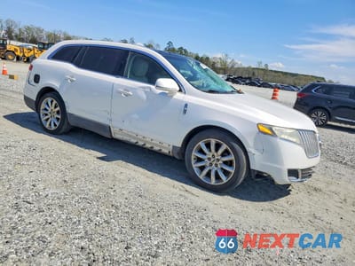 Czwarte zdjęcie samochodu z boku: 2010 LINCOLN MKT VIN:2LMHJ5FR6ABJ04754 - miniatura