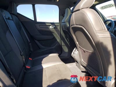 Zdjęcie 11 z 13 samochodu: 2022 VOLVO XC40 T5 R-DESIGN VIN:YV4162UM6N2719399 - miniatura
