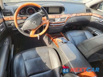 Zdjęcie 8 z 11 samochodu: 2011 MERCEDES-BENZ S 550 VIN:WDDNG7BB4BA387082 - miniatura