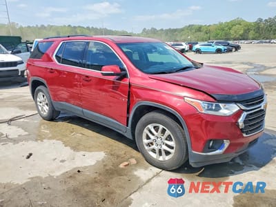Czwarte zdjęcie samochodu z boku: 2019 CHEVROLET TRAVERSE LT VIN:1GNERGKW2KJ169317 - miniatura
