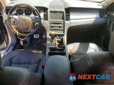 Zdjęcie 8 z 11 samochodu: 2010 FORD TAURUS SHO VIN:1FAHP2KT5AG118075 - miniatura