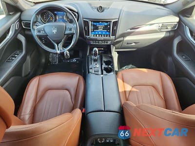 Zdjęcie 8 z 13 samochodu: 2018 MASERATI LEVANTE VIN:ZN661XUA2JX297217 - miniatura