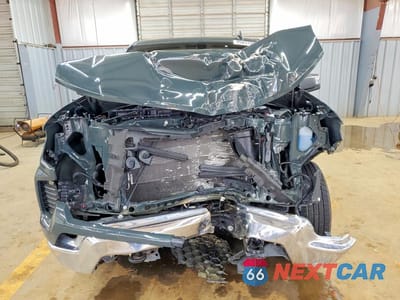 Piąte zdjęcie samochodu w środku: 2025 CHEVROLET SILVERADO K1500 LT VIN:1GCUKDED5SZ171369 - miniatura