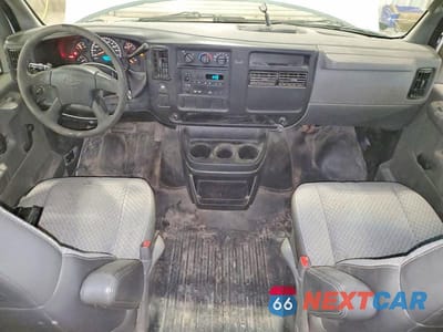 Zdjęcie 8 z 12 samochodu: 2004 CHEVROLET EXPRESS 2500 DELIVERY VAN VIN:1GCGG25V041137059 - miniatura