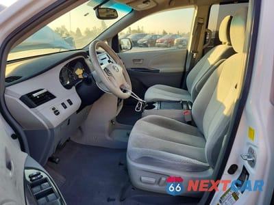 Zdjęcie 7 z 13 samochodu: 2011 TOYOTA SIENNA LE 8-PASSENGER VIN:5TDKK3DC4BS107898 - miniatura