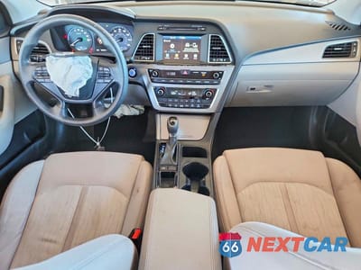 Zdjęcie 8 z 12 samochodu: 2017 HYUNDAI SONATA HYBRID SE VIN:KMHE24L35HA071077 - miniatura