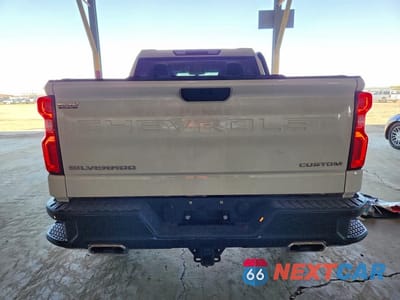 Zdjęcie 6 z 12 samochodu: 2021 CHEVROLET SILVERADO K1500 TRAIL BOSS CUSTOM VIN:1GCPYCEF8MZ239612 - miniatura