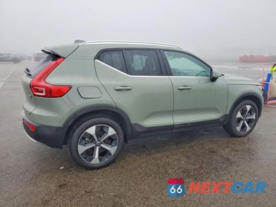 Trzecie zdjęcie samochodu z tyłu: 2025 VOLVO XC40 CORE VIN:YV4L12UJ2S2468924 - miniatura