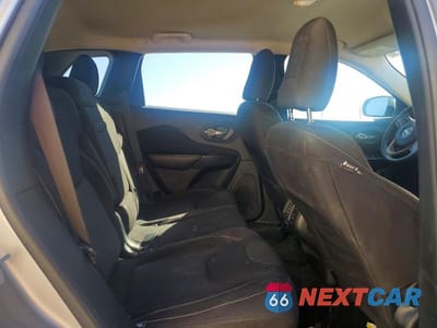 Zdjęcie 11 z 13 samochodu: 2017 JEEP CHEROKEE LATITUDE VIN:1C4PJLCB3HW548609 - miniatura