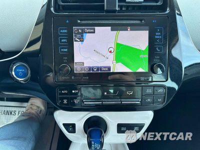 Zdjęcie 12 z 12 samochodu: 2016 TOYOTA PRIUS FOUR VIN:JTDKARFU7G3019819 - miniatura