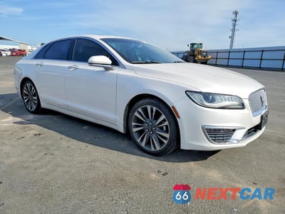 Czwarte zdjęcie samochodu z boku: 2017 LINCOLN MKZ HYBRID RESERVE VIN:3LN6L5MUXHR646598 - miniatura
