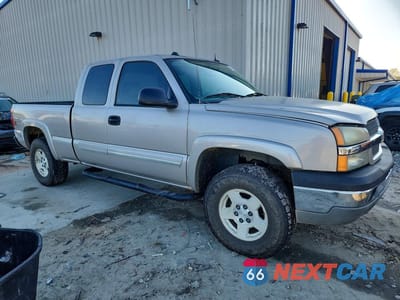 Czwarte zdjęcie samochodu z boku: 2004 CHEVROLET SILVERADO K1500 VIN:1GCEK19T34E168629 - miniatura