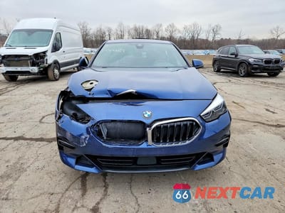 Piąte zdjęcie samochodu w środku: 2023 BMW 228XI VIN:WBA73AK07P7M54334 - miniatura