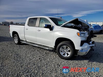 Czwarte zdjęcie samochodu z boku: 2024 CHEVROLET SILVERADO K1500 LT VIN:3GCUDDED6RG190775 - miniatura