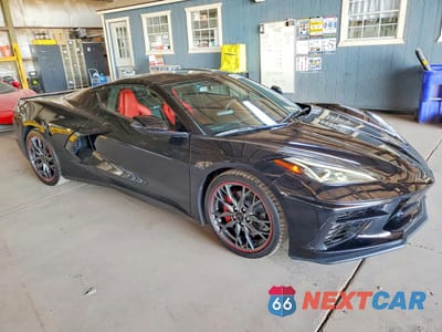 Czwarte zdjęcie samochodu z boku: 2023 CHEVROLET CORVETTE STINGRAY 1LT VIN:1G1YA2D43P5135066 - miniatura