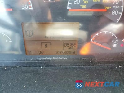 Zdjęcie 8 z 10 samochodu: 2017 VOLVO VNL SEMI TRUCK VIN:4V4N39TG2HN987987 - miniatura