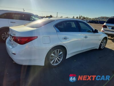 Trzecie zdjęcie samochodu z tyłu: 2015 INFINITI Q50 HYBRID PREMIUM VIN:JN1AV7AP3FM790666 - miniatura